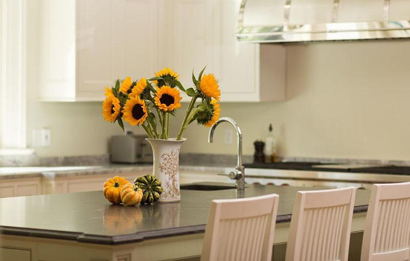 別讓檔案室資料受潮受到損失，才后悔當(dāng)初沒有使用除濕機(jī)